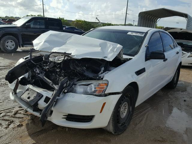 6G1MK5U24CL623575 - 2012 CHEVROLET CAPRICE PO WHITE photo 2