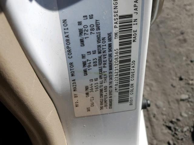 JM1BJ226231208365 - 2003 MAZDA PROTEGE DX WHITE photo 10