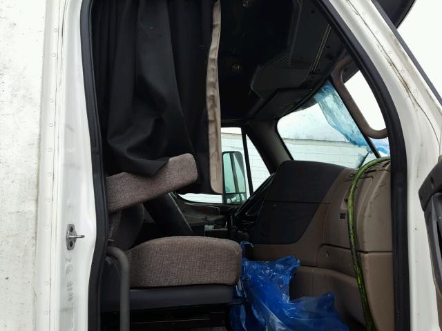 1FUJGLDR6ELFJ6133 - 2014 FREIGHTLINER CASCADIA 1 WHITE photo 5