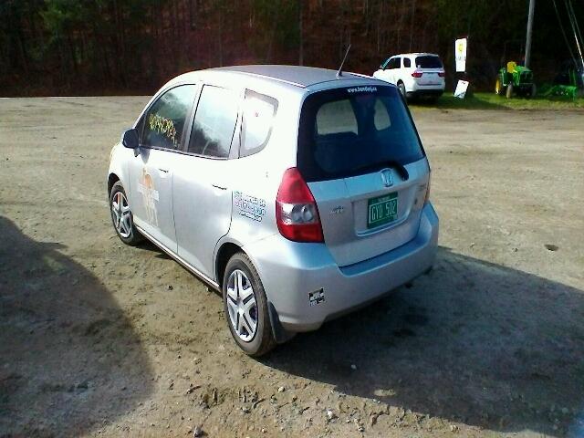 JHMGD38497S803611 - 2007 HONDA FIT SILVER photo 3