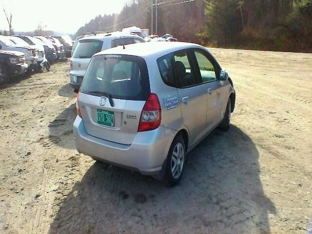 JHMGD38497S803611 - 2007 HONDA FIT SILVER photo 4