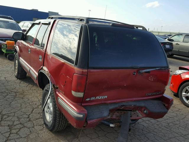 1GNDT13WXXK173612 - 1999 CHEVROLET BLAZER MAROON photo 3