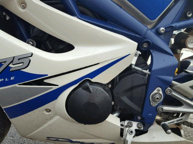 SMTD00NS7BJ445443 - 2011 TRIUMPH MOTORCYCLE DAYTONA 67 WHITE photo 7