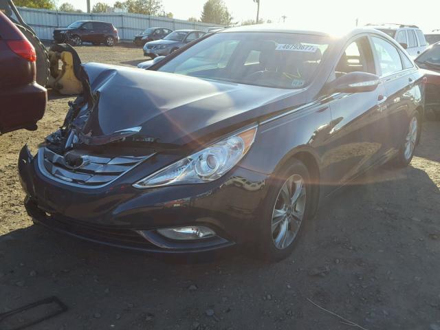 5NPEC4ACXDH630338 - 2013 HYUNDAI SONATA SE BLACK photo 2