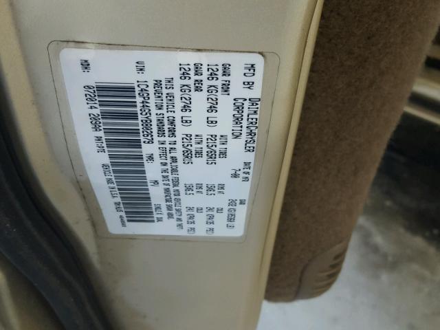 1C4GP44G5YB802679 - 2000 CHRYSLER TOWN & COU BEIGE photo 10