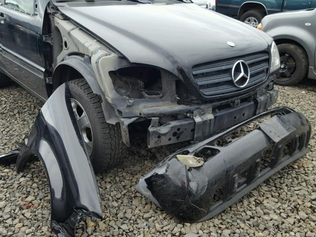 4JGAB57E44A498177 - 2004 MERCEDES-BENZ ML 350 BLACK photo 9