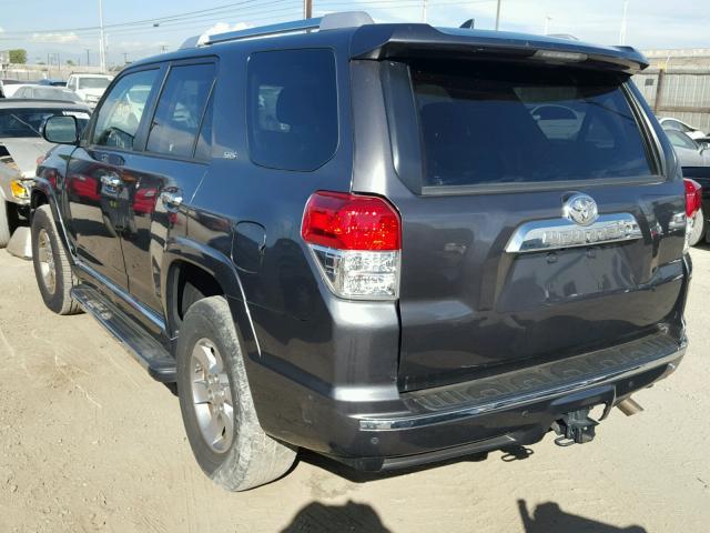 JTEZU5JR7D5055801 - 2013 TOYOTA 4RUNNER GRAY photo 3