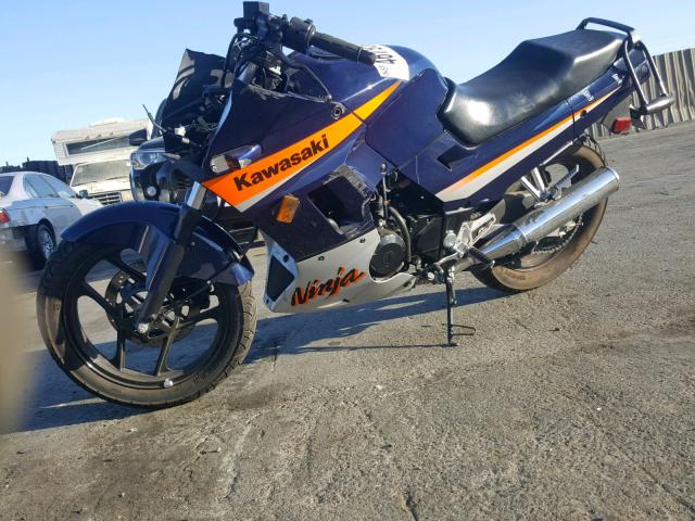 JKAEXMF105DA10789 - 2005 KAWASAKI EX250 F BLUE photo 2