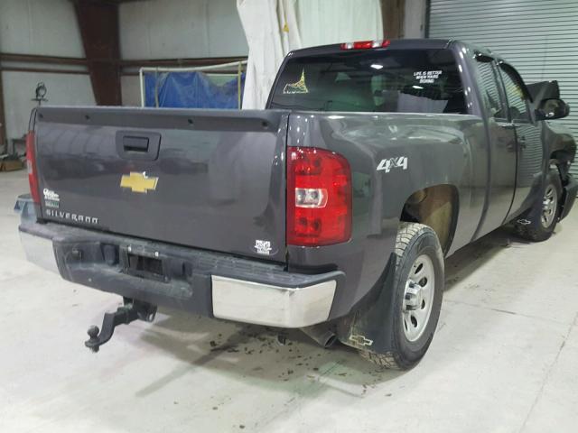 1GCRKPE32BZ144810 - 2011 CHEVROLET SILVERADO GRAY photo 4