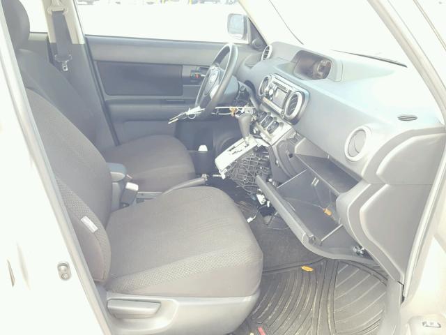JTLZE4FE2A1109059 - 2010 TOYOTA SCION XB Plata foto 5