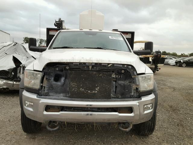 3C7WRNBL0GG121267 - 2016 RAM 5500 WHITE photo 9