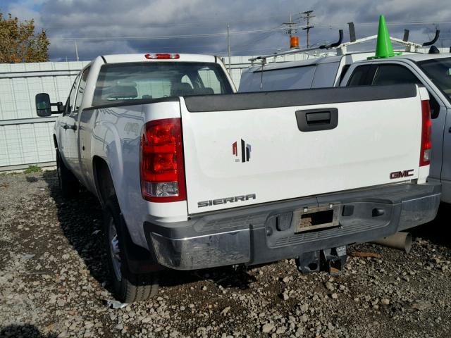 1GT12ZC81EF182591 - 2014 GMC SIERRA K25 WHITE photo 3