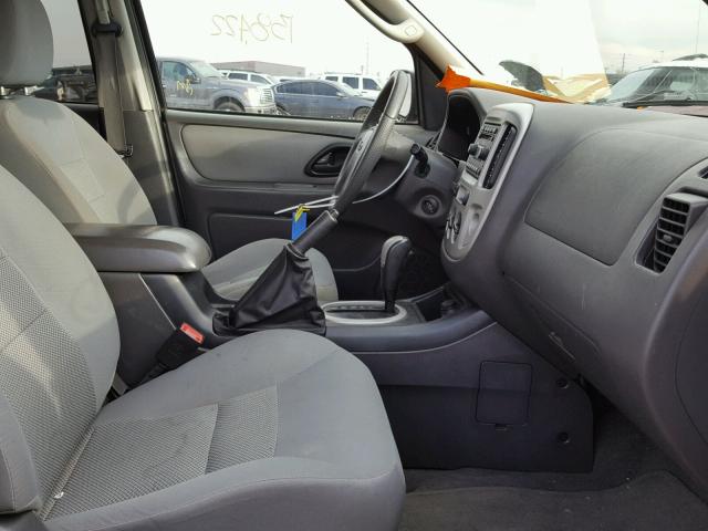 1FMYU93126KC66113 - 2006 FORD ESCAPE XLT GRAY photo 5