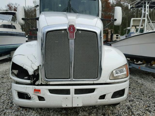 1XKAD49X49J252569 - 2009 KENWORTH CONSTRUCTI WHITE photo 7