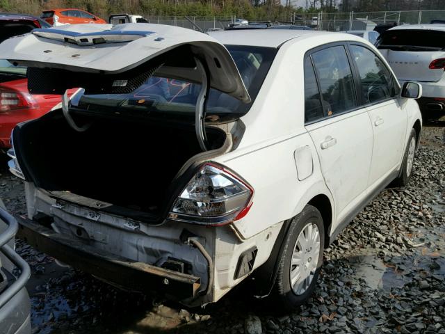 3N1BC11E57L399567 - 2007 NISSAN VERSA S WHITE photo 4