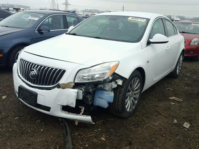 W04GN5EC4B1094701 - 2011 BUICK REGAL CXL WHITE photo 2