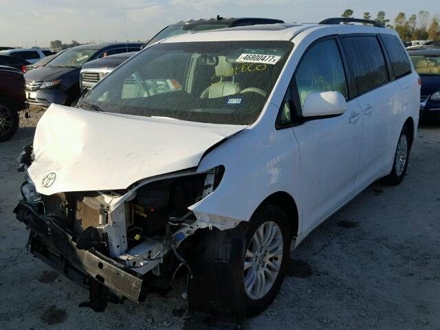 5TDYK3DC5CS215202 - 2012 TOYOTA SIENNA XLE WHITE photo 2