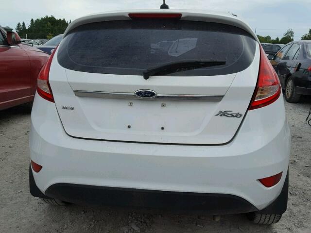 3FADP4FJ4CM120007 - 2012 FORD FIESTA SES WHITE photo 9