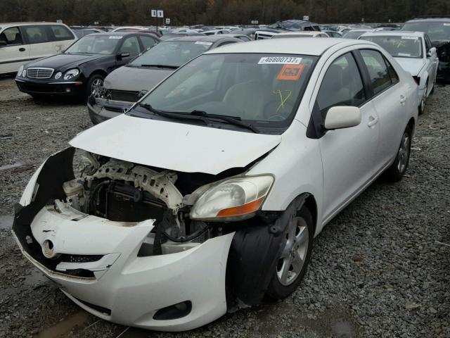 JTDBT903081206228 - 2008 TOYOTA YARIS WHITE photo 2