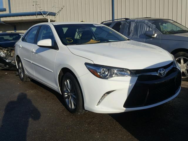 4T1BF1FK8GU253085 - 2016 TOYOTA CAMRY LE WHITE photo 1