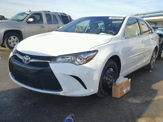 4T1BF1FK8GU253085 - 2016 TOYOTA CAMRY LE WHITE photo 2