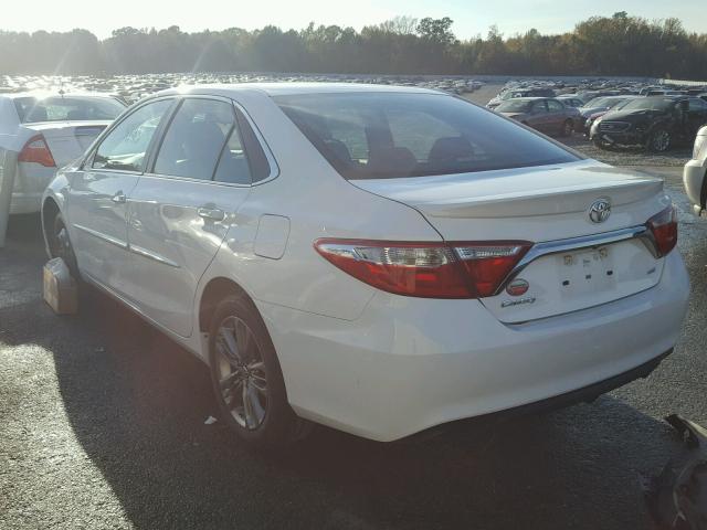 4T1BF1FK8GU253085 - 2016 TOYOTA CAMRY LE WHITE photo 3