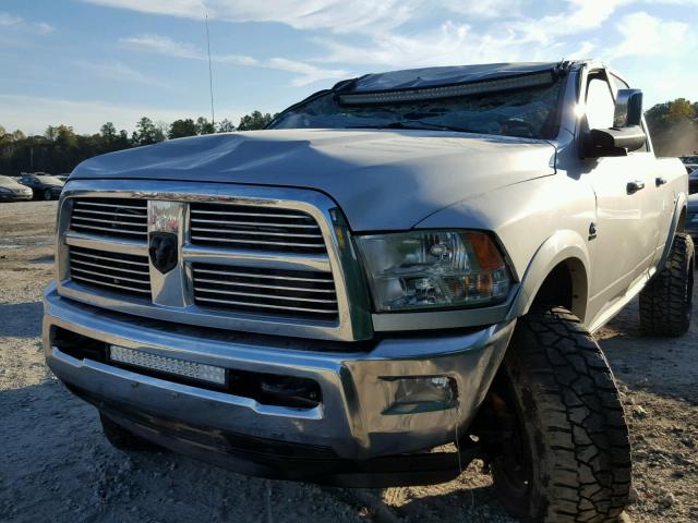 3C6UD5FL3CG255950 - 2012 DODGE RAM 2500 L SILVER photo 2