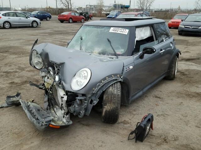 WMWRE33585TL12006 - 2005 MINI COOPER S GRAY photo 2