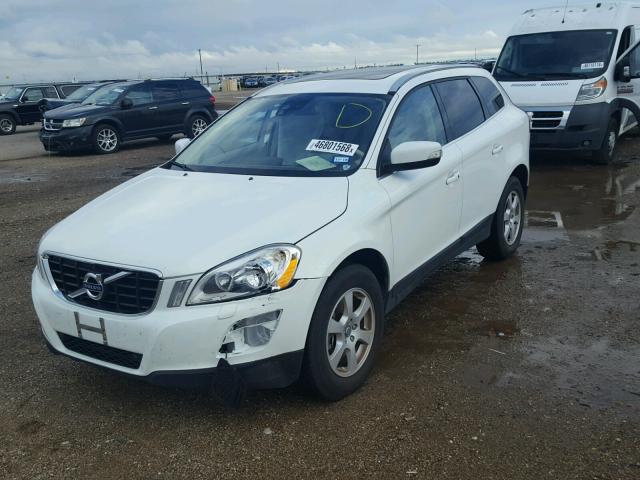 YV4952DL7B2167050 - 2011 VOLVO XC60 3.2 WHITE photo 2