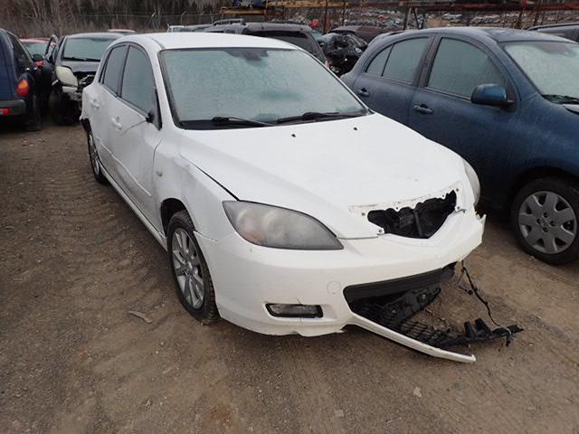 JM1BK343771694294 - 2007 MAZDA 3 HATCHBAC WHITE photo 1