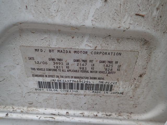 JM1BK343771694294 - 2007 MAZDA 3 HATCHBAC WHITE photo 9