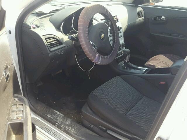 1G1ZC5E04CF269987 - 2012 CHEVROLET MALIBU 1LT WHITE photo 9