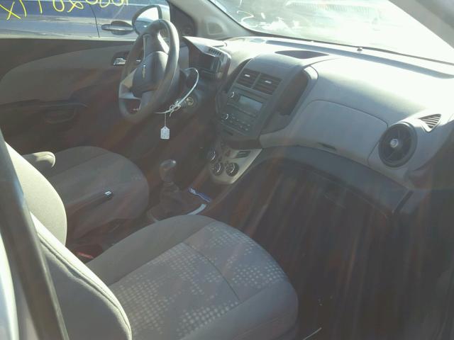 1G1JB5SH1C4144497 - 2012 CHEVROLET SONIC LS 银色 照片 5