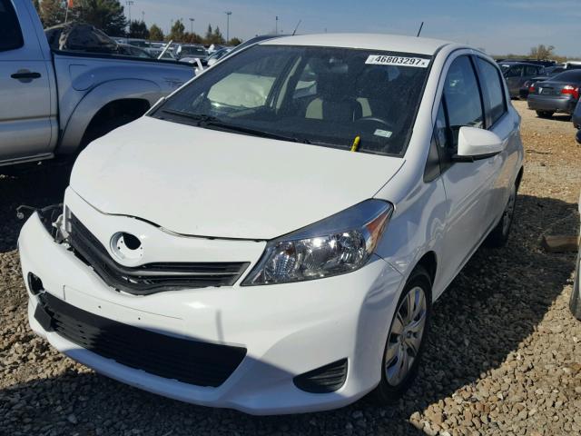 JTDKTUD35DD546481 - 2013 TOYOTA YARIS WHITE photo 2