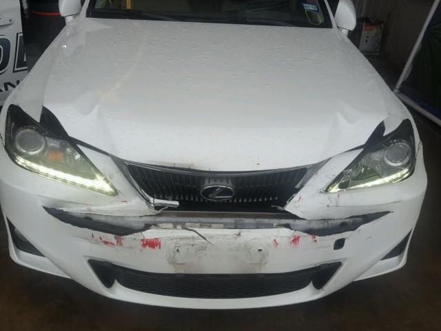 JTHBF5C25C2103049 - 2012 LEXUS IS 250 WHITE photo 7