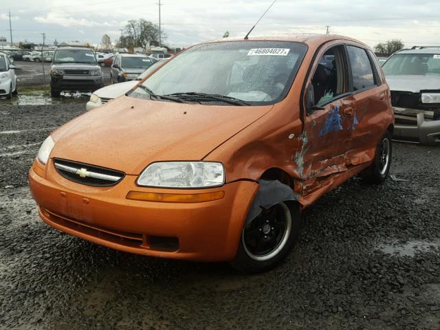 KL1TD66628B093059 - 2008 CHEVROLET AVEO BASE ORANGE photo 2