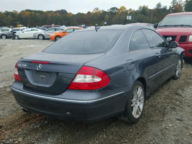 WDBTJ56H98F247982 - 2008 MERCEDES-BENZ CLK 350 GRAY photo 4