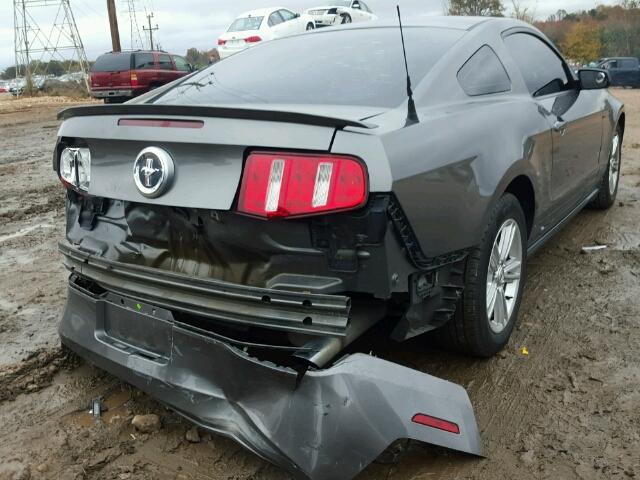 1ZVBP8AN1A5137690 - 2010 FORD MUSTANG GRAY photo 4