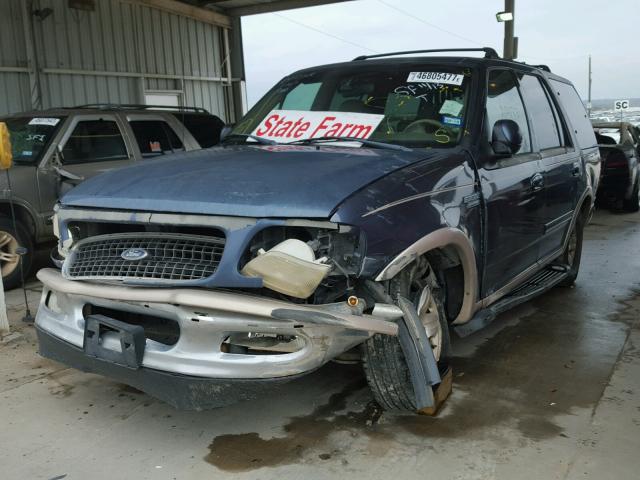 1FMRU17L5WLB47841 - 1998 FORD EXPEDITION BLUE photo 2