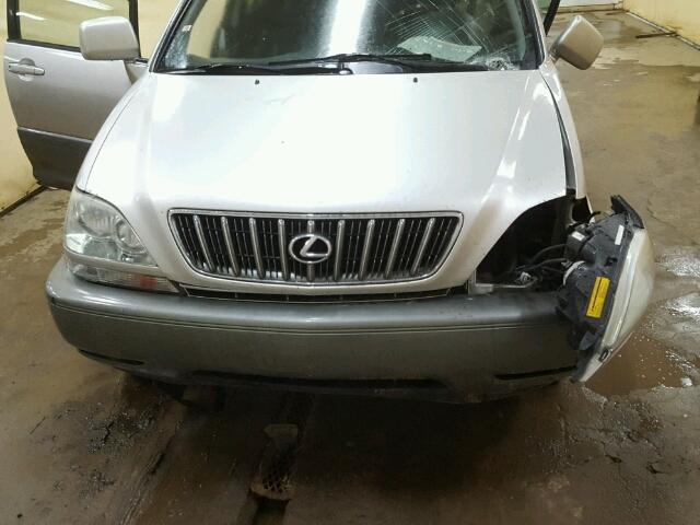 JTJHF10U820246725 - 2002 LEXUS RX 300 SILVER photo 7