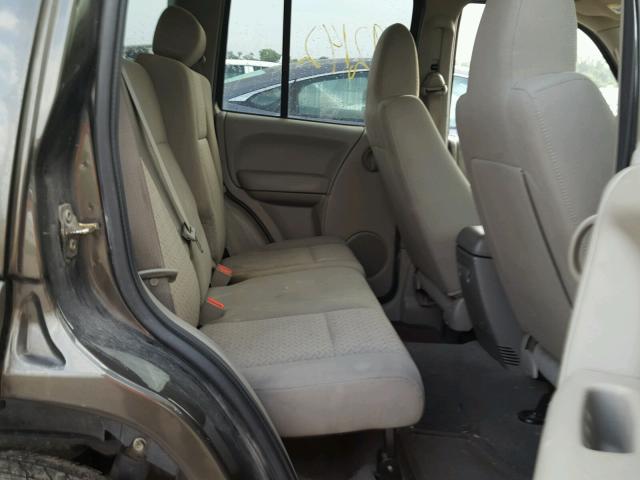 1J4GL38K45W558252 - 2005 JEEP LIBERTY RE BEIGE photo 6