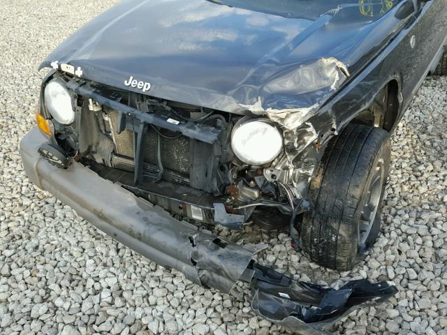 1J4GL38K45W558252 - 2005 JEEP LIBERTY RE BEIGE photo 9