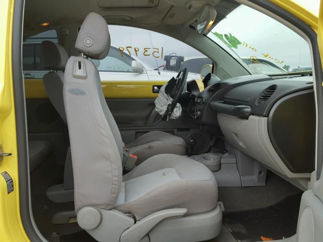 3VWCD31C24M415199 - 2004 VOLKSWAGEN NEW BEETLE Sarı foto 5