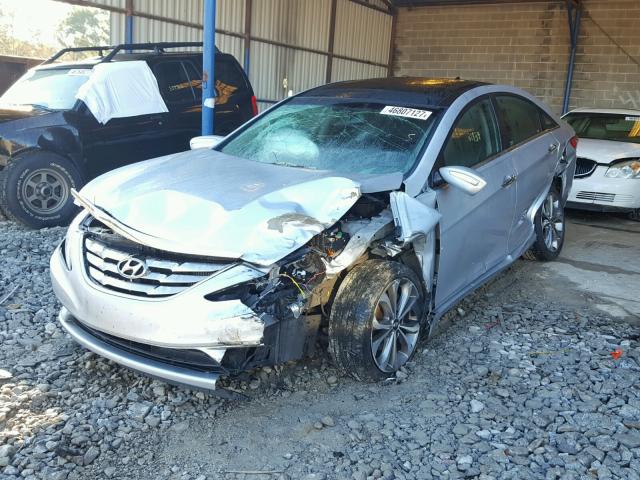 5NPEC4AB0DH659810 - 2013 HYUNDAI SONATA SE SILVER photo 2