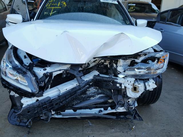 1HGCR2F55GA024690 - 2016 HONDA ACCORD SPO WHITE photo 9