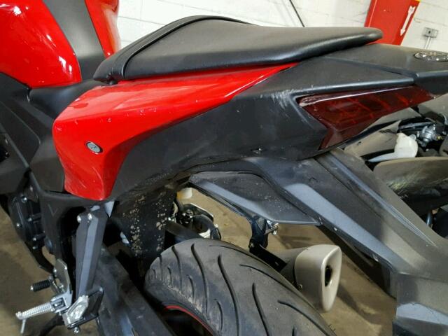 MH3RH06Y8FK001943 - 2015 YAMAHA YZFR3 TWO TONE photo 9