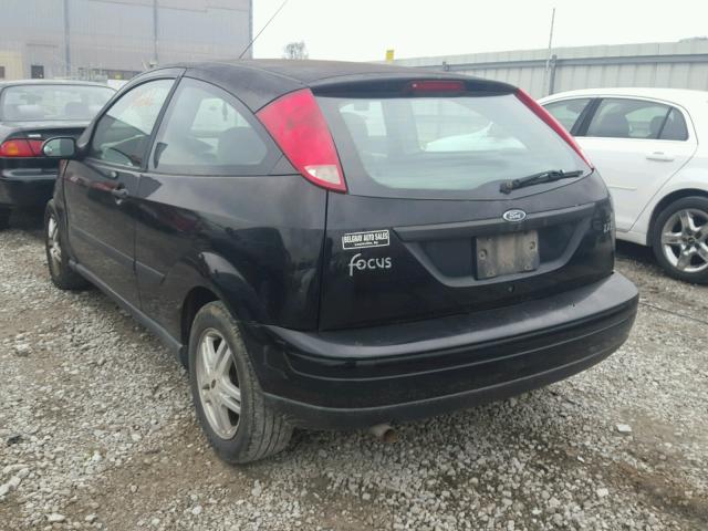 3FAFP3137YR246240 - 2000 FORD FOCUS BLACK photo 3