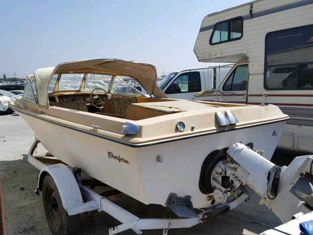 2272EV - 1971 CHALET BOAT WHITE photo 3