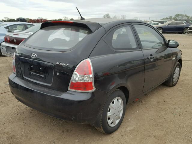 KMHCM36C18U071843 - 2008 HYUNDAI ACCENT GS BLACK photo 4