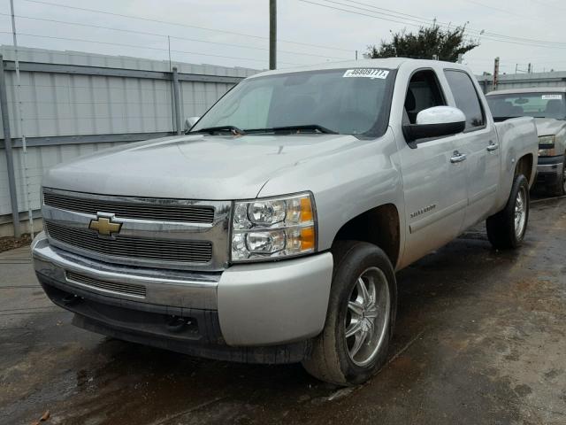 3GCPKSEA2BG153810 - 2011 CHEVROLET SILVERADO SILVER photo 2